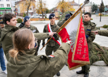 Ślubowanie klasy wojskowej Zespołu Szkół w Dąbrowie Białostockiej.