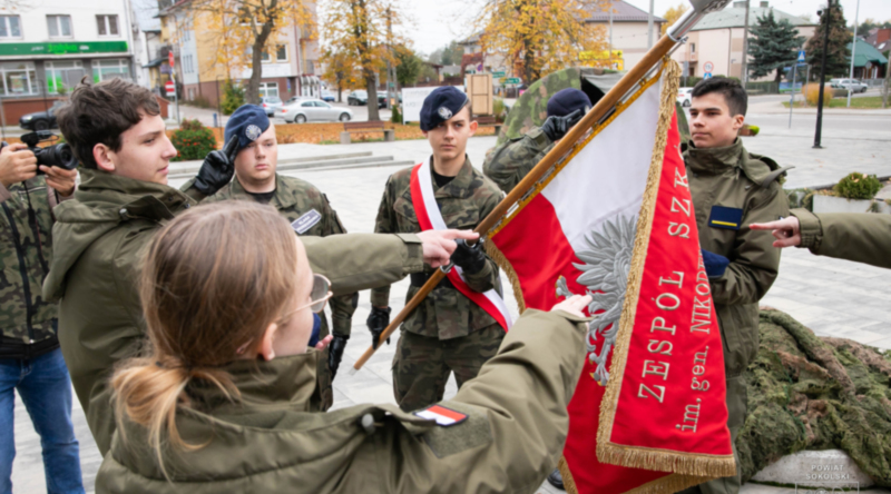 Ślubowanie klasy wojskowej Zespołu Szkół w Dąbrowie Białostockiej.