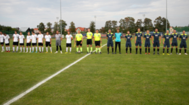 Za nami druga kolejka Podlaskiej Ligi Okręgowej. W niedzielnym meczu Klub Sportowy Sokół pokonał drużynę MKS Mielnik 2:1.