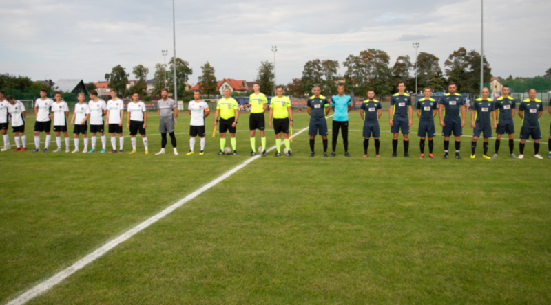 Za nami druga kolejka Podlaskiej Ligi Okręgowej. W niedzielnym meczu Klub Sportowy Sokół pokonał drużynę MKS Mielnik 2:1.